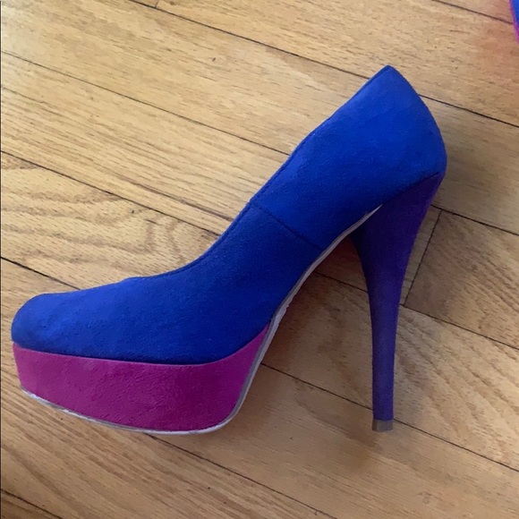 Suede heels - Picture 2 of 4